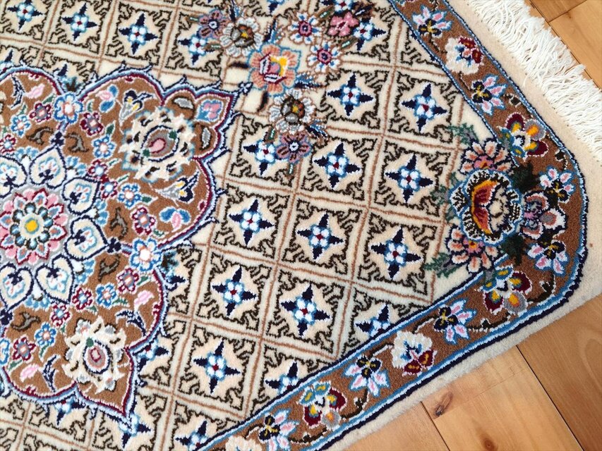手織りペルシャ絨毯　新品　ナイン産　102×68cm 玄関サイズ　ラグカーペット ペルシャ絨毯 ナイン産 ノーラ 玄関マット 120x82cm エスリム柄