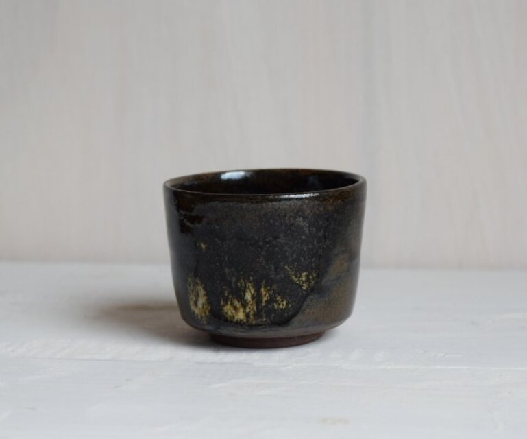 黒釉窯変ぐい呑み