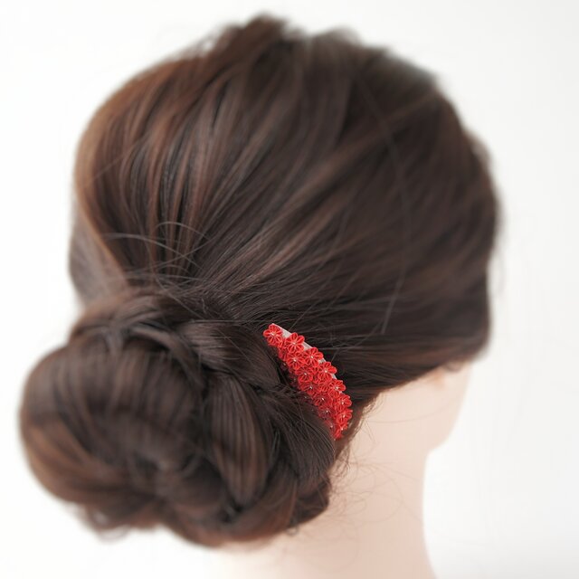 ヘアコーム 「 赤紅 」 赤色の花のつまみ細工 髪飾り 着物 差し色 和装 秋 着物ドレス シンプル 普段使い 大人