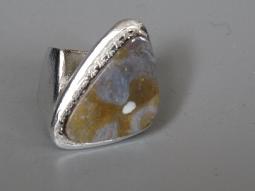 地味面白模様にアクセント