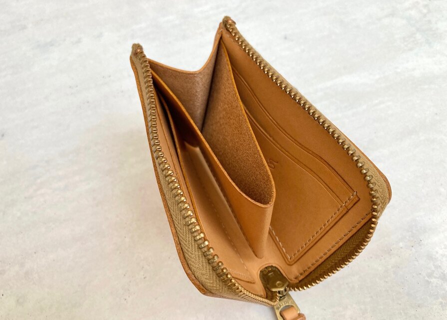 手縫いウォレット 手縫いのLFコンパクトウォレット / イタリアンレザー