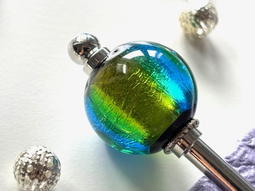 かんざし 水色と黄緑のストライプのとんぼ玉 一本挿し 一本簪 涼しげ