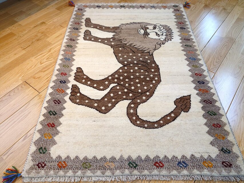 ペルシャ　トライバルラグ　アマレバフト　145×80　ベージュ　ヒョウ ペルシャ ギャッベ アマレバフト ラグ 124x85㎝ ライオン