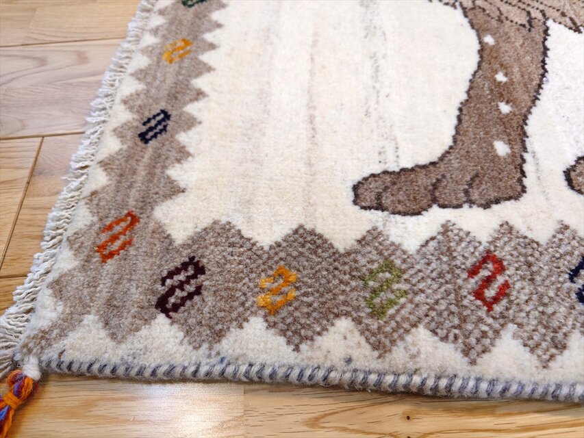 ペルシャ　アマレバフト　ミニマット　円形　39×39 ライトグレー　ライオン ペルシャアマレバフトミニマット円形40×39.5ライトグレーライオン