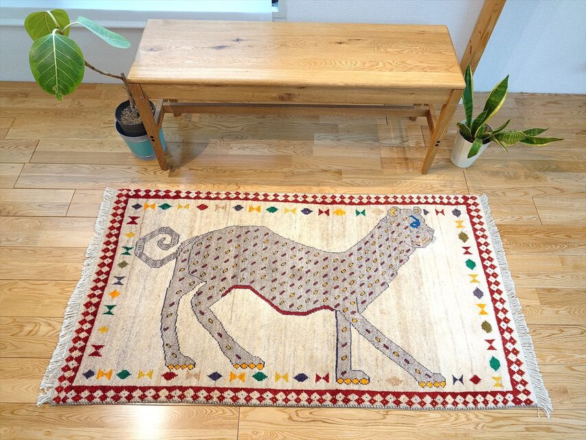 ペルシャ オールドギャッベ アマレバフト ラグ 88x67㎝ ライオン