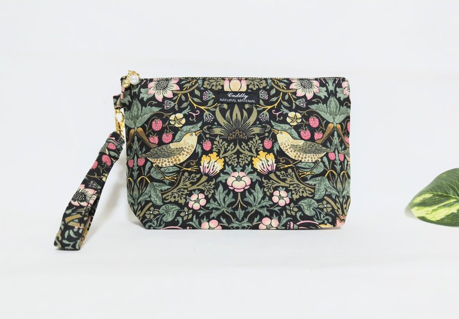 ストロベリーシーフ持ち手付きポーチ(ブラック)