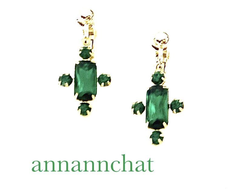 【ヴィンテージ　swarovski エメラルド　クロス　十字架　イヤリング】ピアス変更可