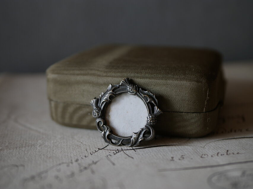 アザミ　フォトフレーム　アンティークブローチ　フランスアンティーク