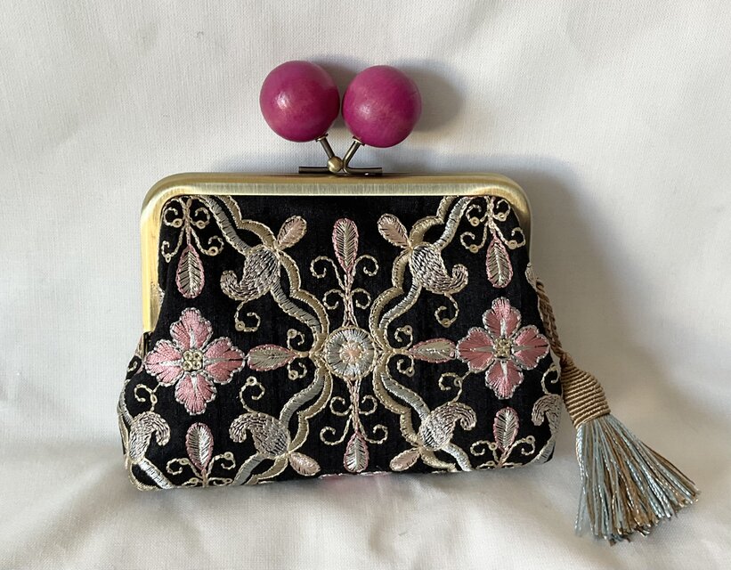 インド刺繍　木玉親子がま口ミニ財布２　