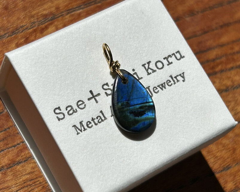 K24純金◇フィンランドの宝石◇スペクトロライト（スペクトルライト