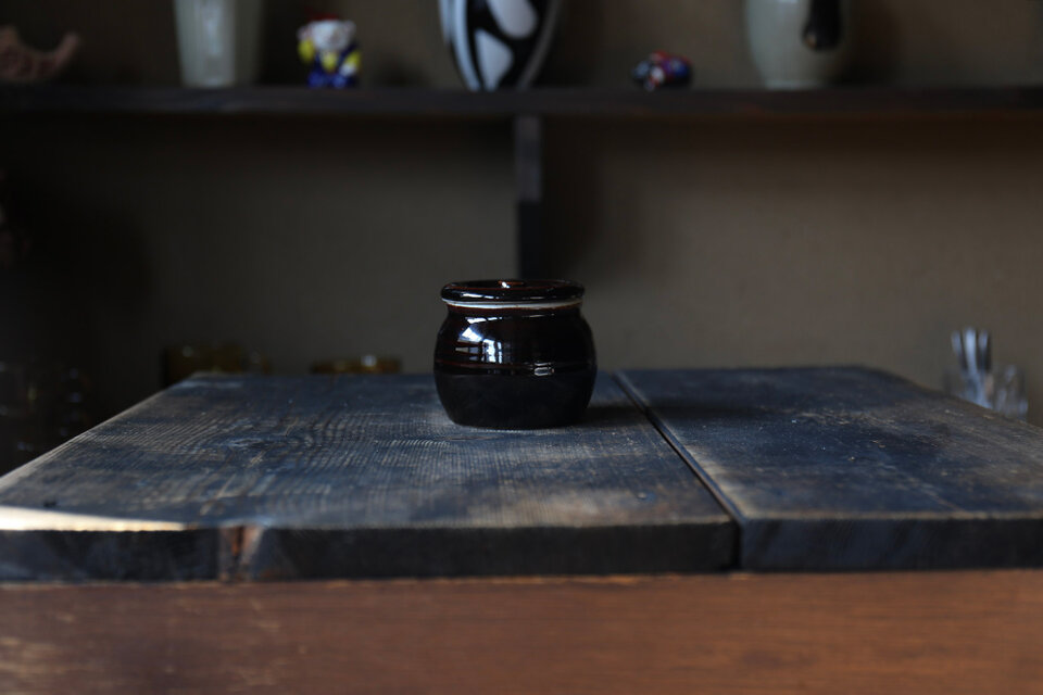 紅しょうがや佃煮、なめ茸、福神漬けなどのお漬物入れにおすすめ　お漬物甕（かめ）砂糖壺（小）黒