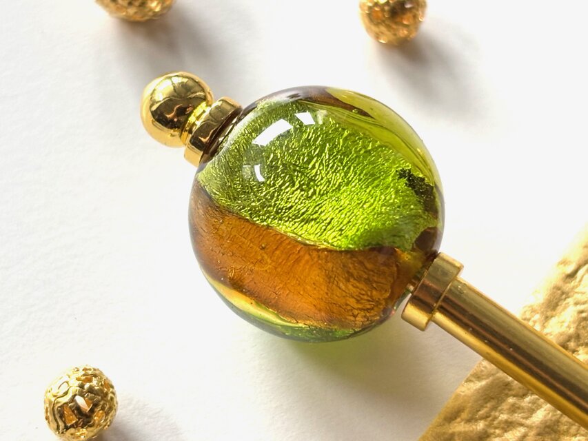 かんざし　黄色と黄緑の２トーンカラーのとんぼ玉　一本挿し　一本簪　涼しげ　夏　トンボ玉　蜻蛉玉　オレンジ　グリーン　イエロー