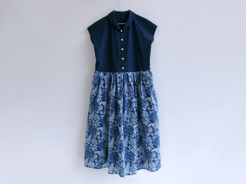 花のワンピース＊Blue Flower Garden(国産コットンキャンブリック
