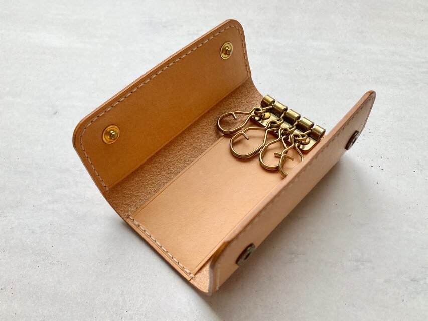 手縫いのレザーキーケース / イタリアンレザー / 受注生産