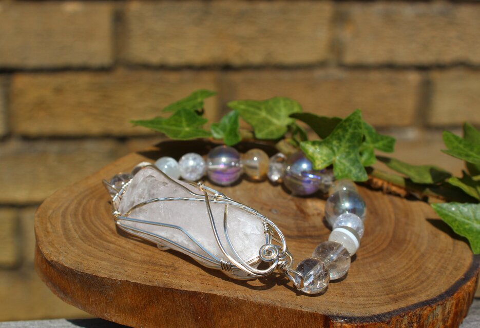 ピンクダンビュライト、ハーキマー、レインボー、オパール、霊性を高め、自身の光を輝かせるために・・・