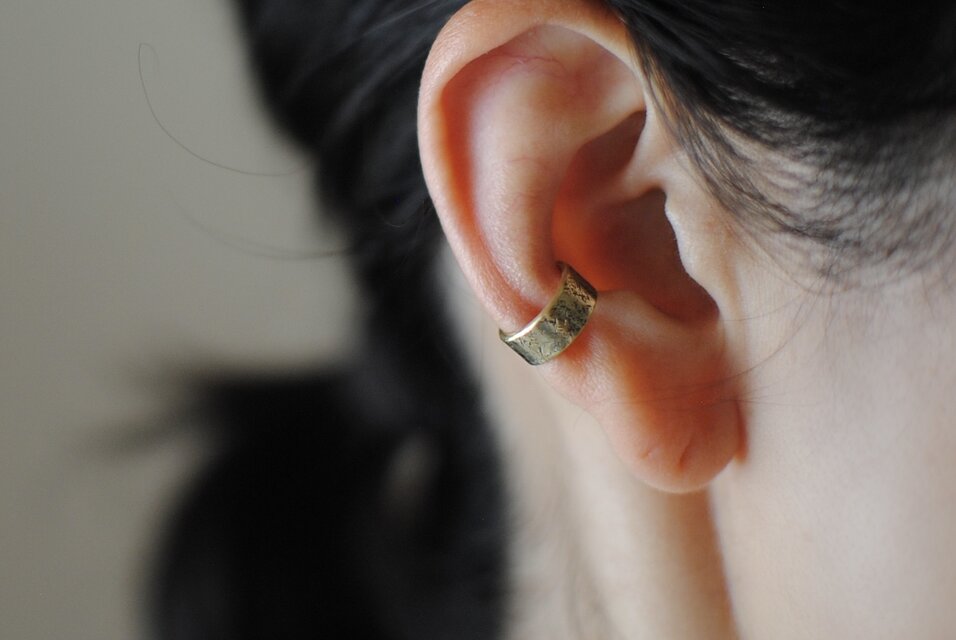Traccia - Ear cuff