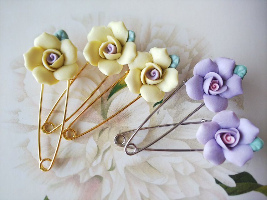 ヴィンテージ　藤色／磁器製･薔薇　　カブトピン（Gold）のコピー