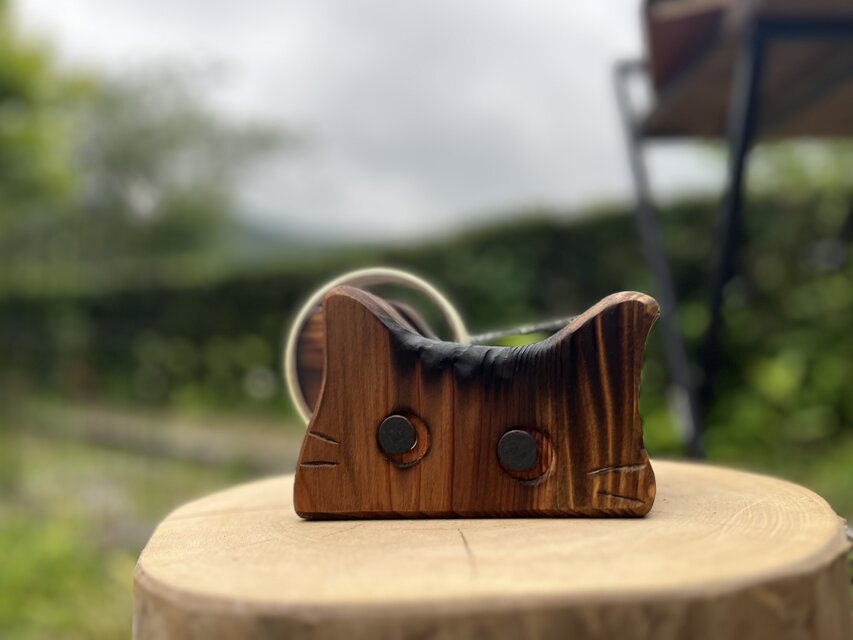 使うたびに癒される。くるっとしっぽの無垢材ねこテープディスペンサー