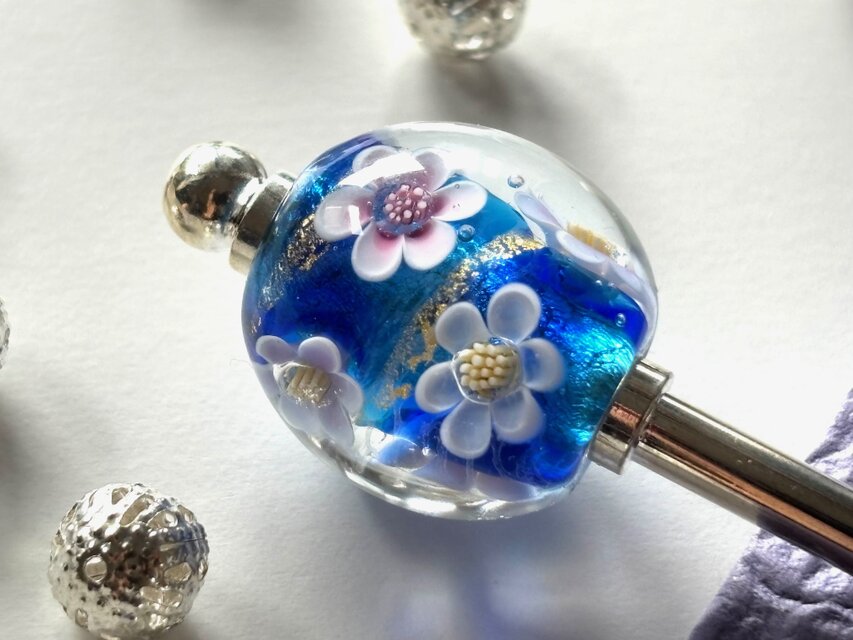 かんざし　水色の銀杏舞う泡玉とんぼ玉　一本挿し　一本簪　涼しげ　夏　トンボ玉　蜻蛉玉　青　ブルー