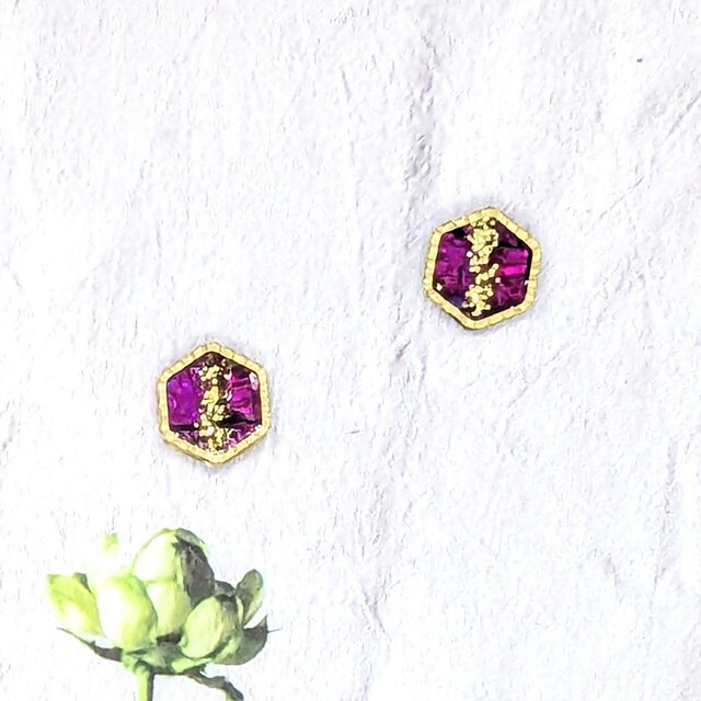 緑螺鈿の金継ぎ風六角ピアスイヤリング【2201】