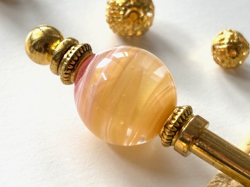 かんざし　夏祭りのヨーヨーの様なオレンジのマーブル模様のとんぼ玉　一本挿し　一本簪　涼しげ　夏　トンボ玉