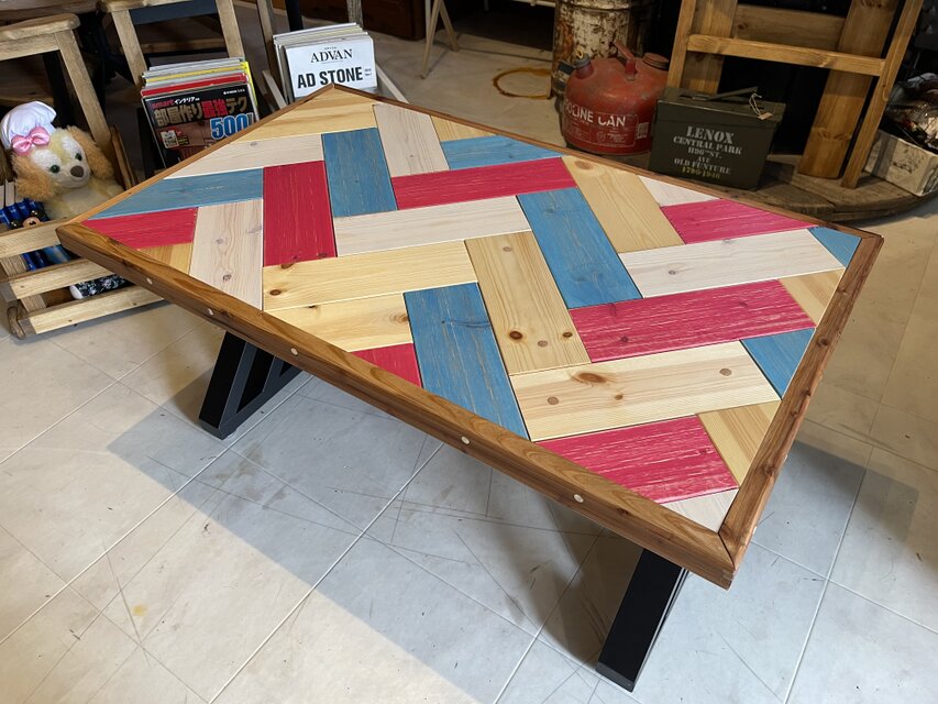 在庫あり　即納　hotaru テーブル　机　ヘリンボーン　カフェ　アイアン　アップサイクル