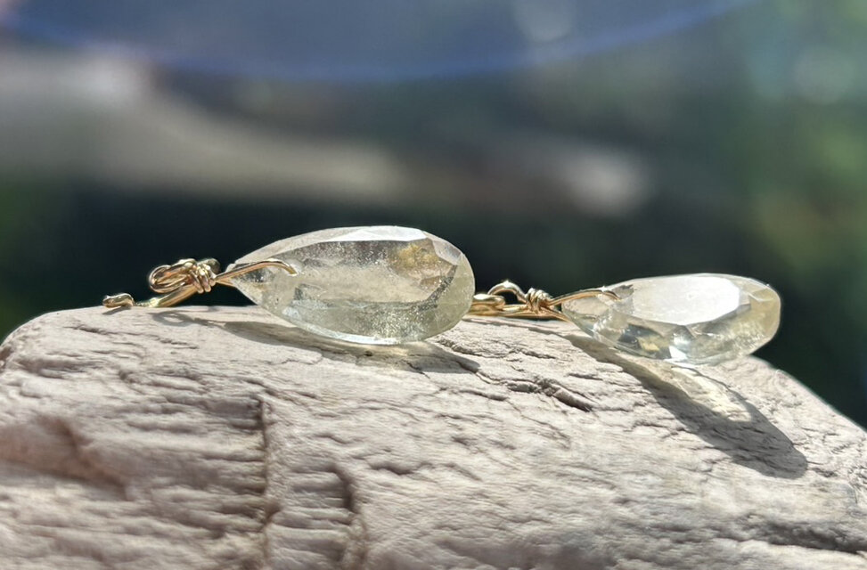 K24純金フック◇リビアングラス ピアス◇K24 Pure Gold Libyan desert