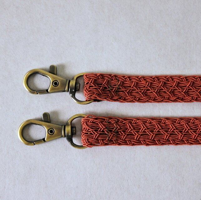 着物リメイク　帯締めで作ったスマホショルダー、スマホストラップ