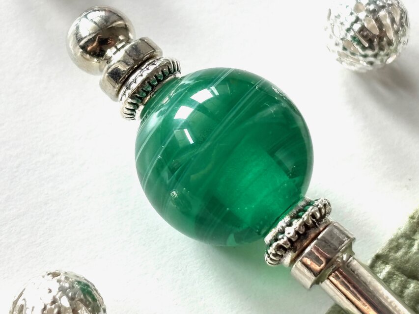 かんざし　夏祭りのヨーヨーの様な濃緑のマーブル模様のとんぼ玉　一本挿し　一本簪　涼しげ　夏　トンボ玉