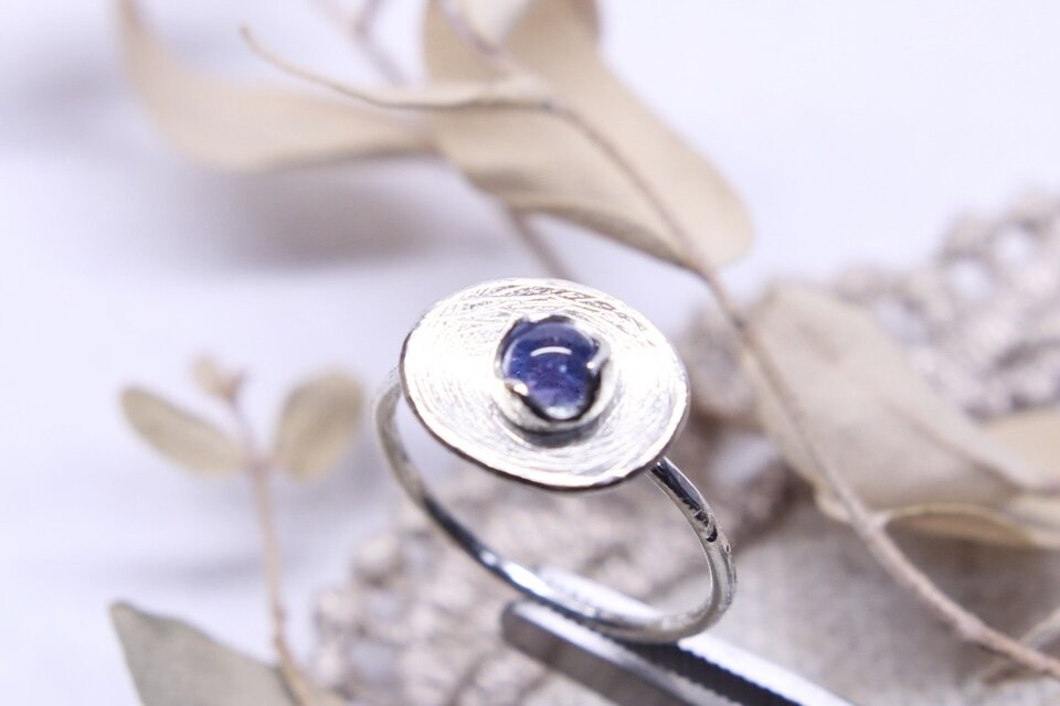 溶融ガラスを留めたデザインリング “思い出の置き場所“ 9号 SV925　[A014]