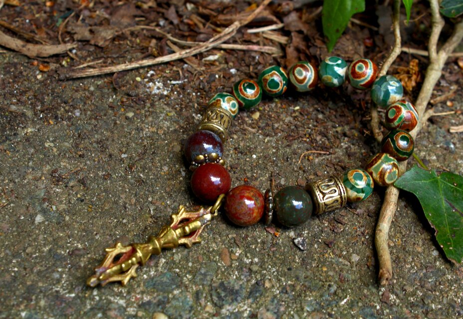 グリーンチベタンジーアゲート エッチドアイ マラ アンティークボーホー　神の眼、心眼、富、繁栄、厄除け