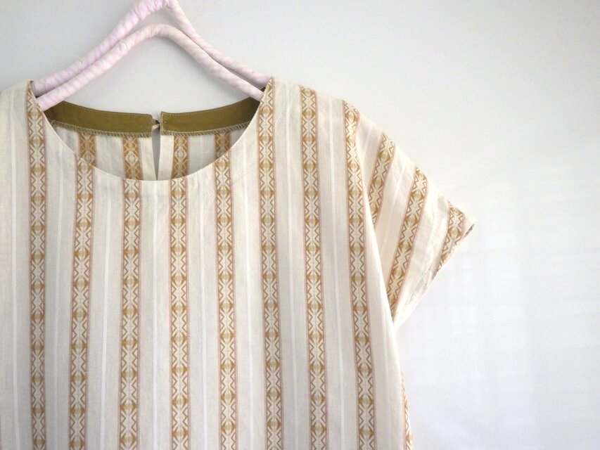 【ちょっと値下、夏、クリアランス】フレンチスリーブチュニック