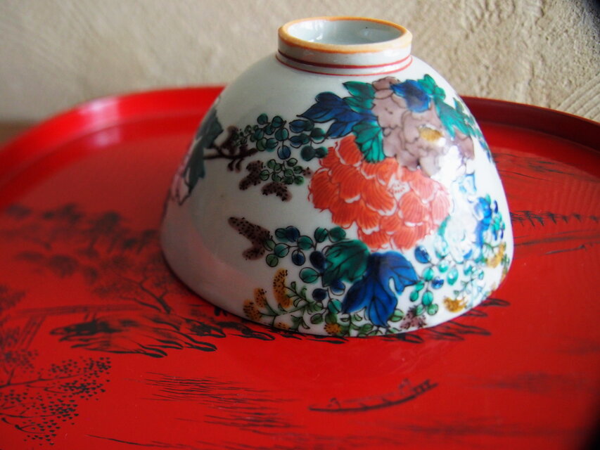 九谷焼 二客組高盛絵付け蓋付飯碗 華やかな手描き紋様 | iichi 日々の