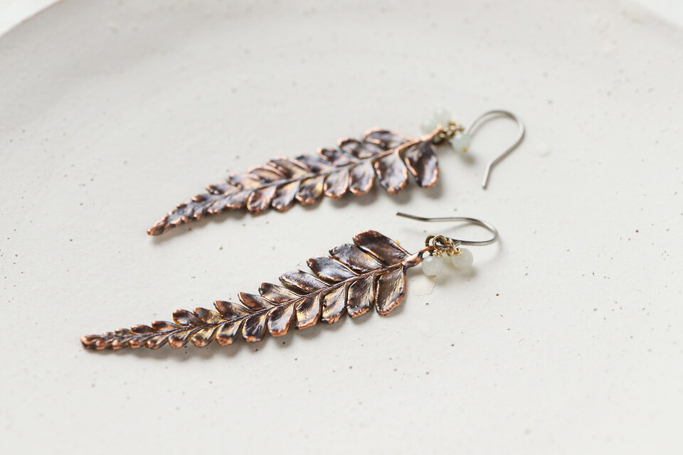 シダの葉 アンティークピアス