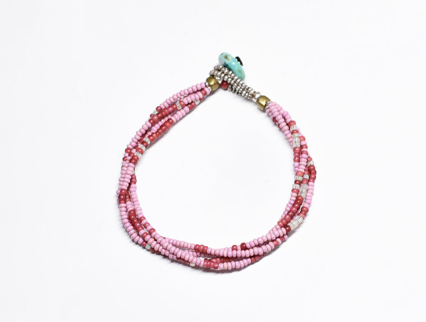 ピンクマサイ、金赤ホワイトハーツ、グーズベリーの4連ブレス