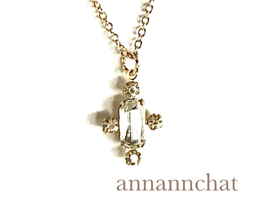 【ヴィンテージ　swarovski 　クリスタル　クロス　十字架　ネックレス】スワロフスキー