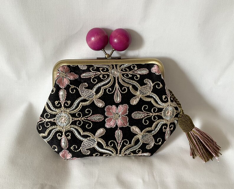 インド刺繍　木玉親子がま口ミニ財布２