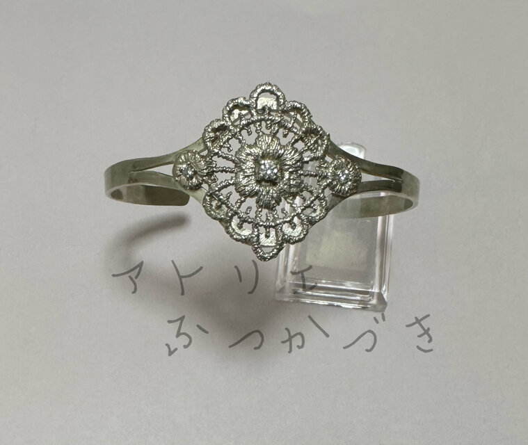 レースバングル(石付き)