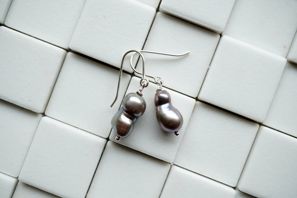 双子パールの艶やかピアス（A）