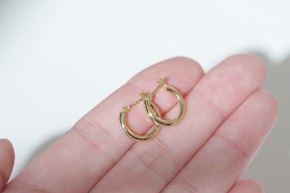 スモールフープピアス　k18 3M 美品　14mm ヴィンテージ　アンティーク スモールフープピアス k18 3M 美品 14mm ヴィンテージ アンティーク