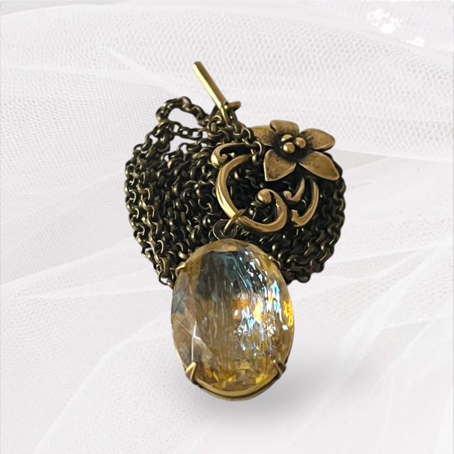 ヴィンテージ チェコガラス ネックレス 〜オーバル シラーがきれいな