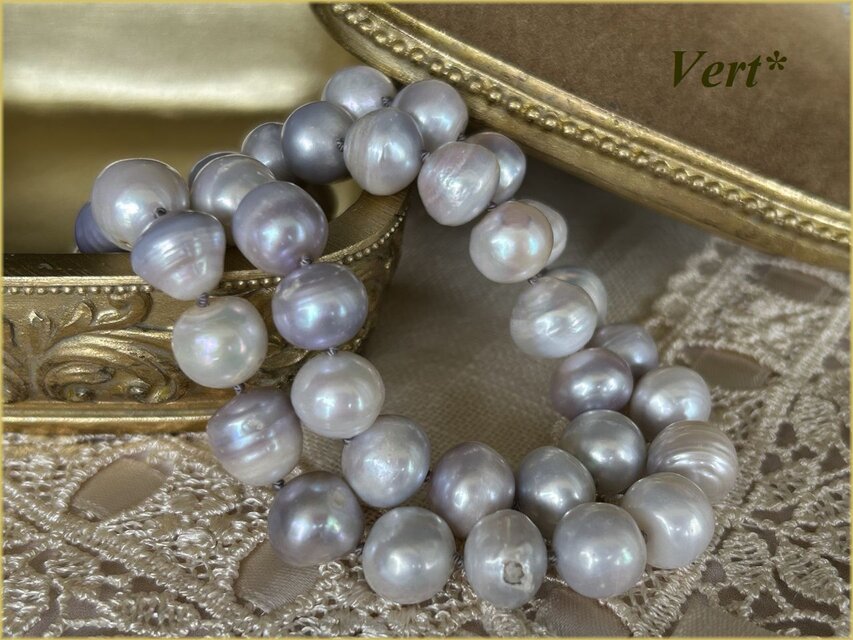 《１点のみ》ホワイトライトシルバー大粒ロンデル淡水パールグリフィンショートネックレス（50）