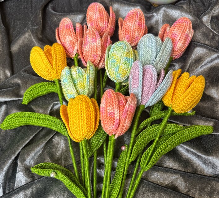 **毛糸編みチューリップ**