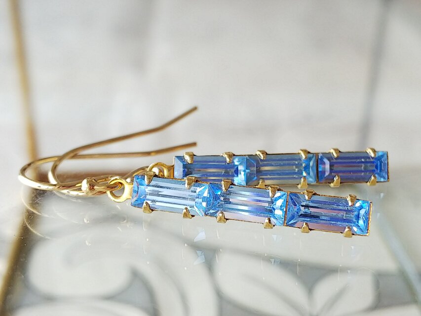 ヴィンテージ ライトサファイア Baguette 3連の14Kgfピアス（またはフープイヤリング)