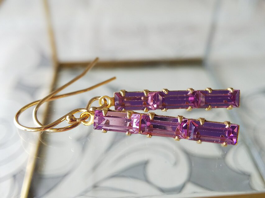 ヴィンテージ ライトアメジスト Baguette 3連の14Kgfピアス（またはフープイヤリング)