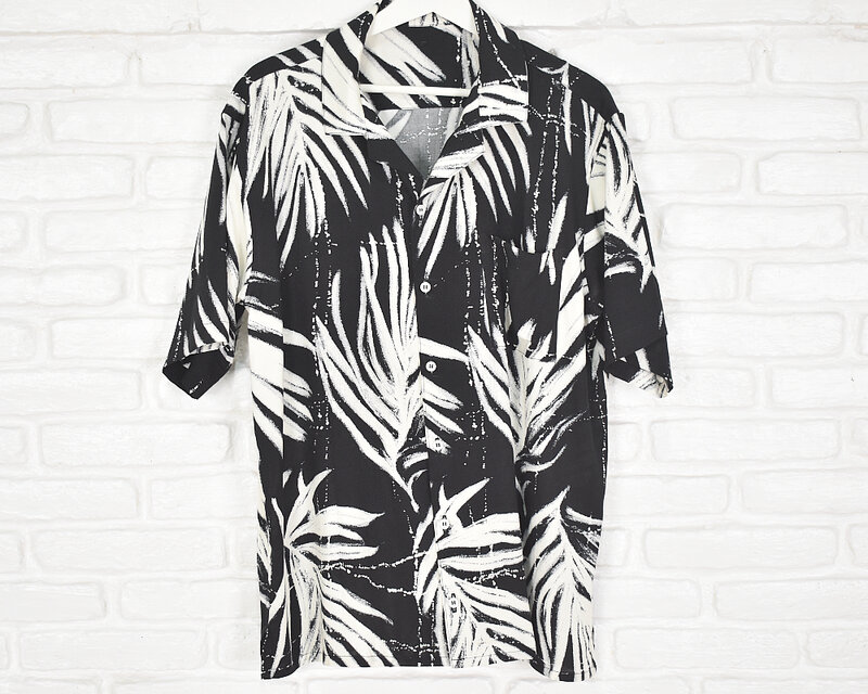 メンズヤシの葉柄オープンカラーシャツ　メンズ開襟シャツ　アロハシャツ　ブラック
