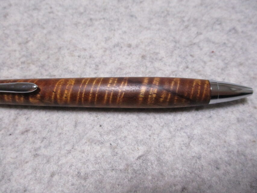 ハワイアンコア カーリー杢 椿油仕上げ 木軸ボールペン(シャープ