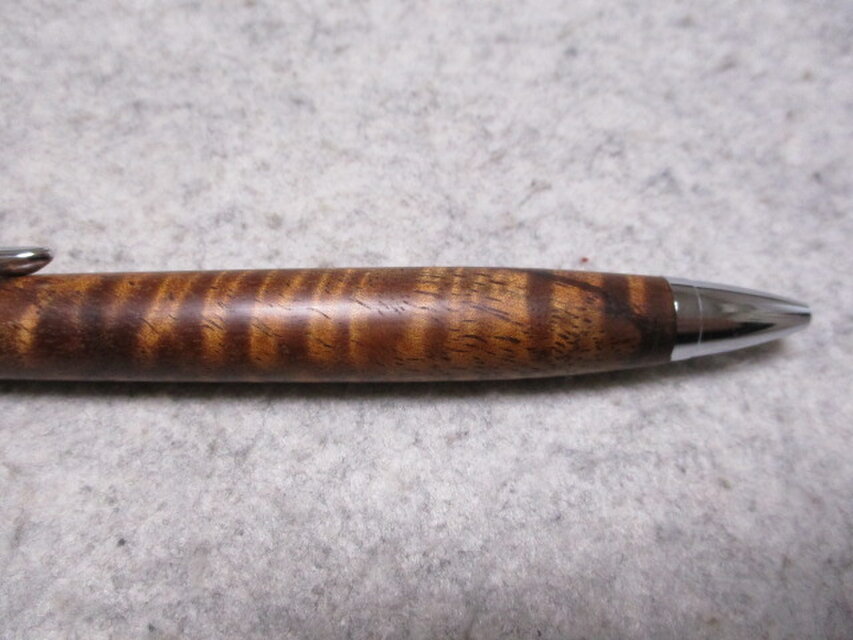 ハワイアンコア カーリー杢 椿油仕上げ 木軸ボールペン(シャープ