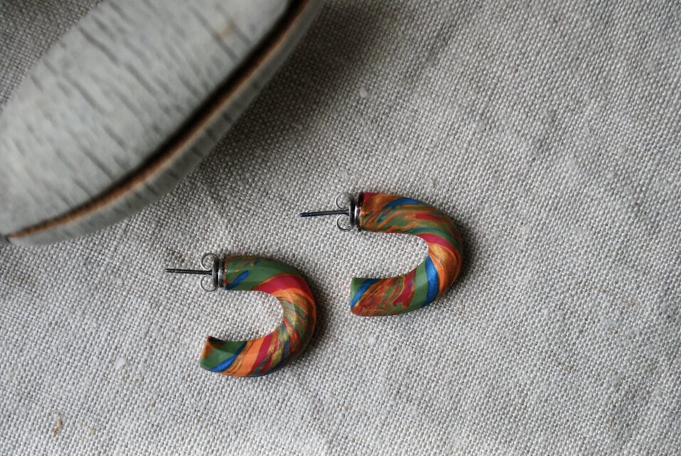 nijiピアス　orange green gold pink