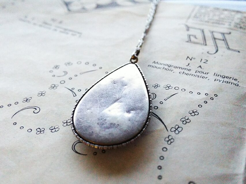 アンティーク モルフォ蝶／しずく型（約49×28㎜）Silver製